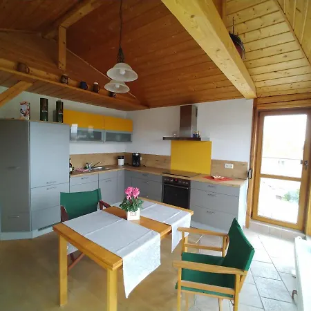 Apartment Ferienwohnung Aha Langer *